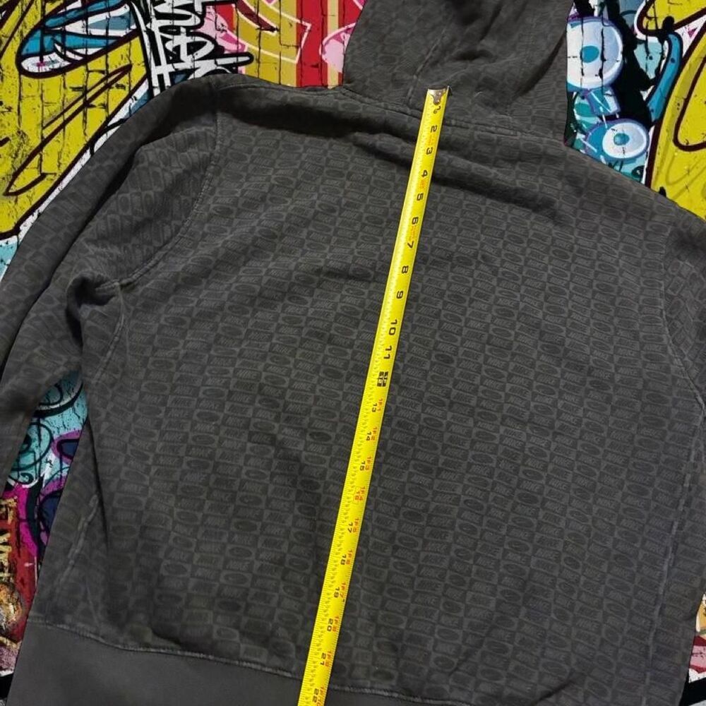 Nike Men's Black and Grey Hoodie - Picture 4 of 4